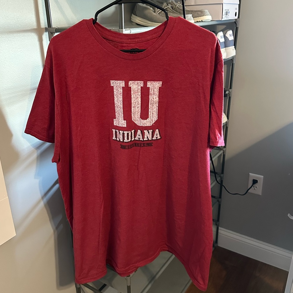 Men’s IU Indiana Apparel shirt